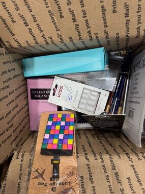 Mystery cute beauty and assorted items bundles 15 piece